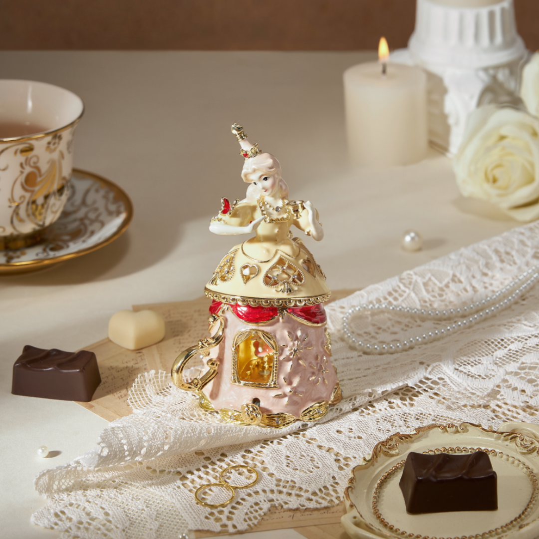 BlanBunny White Queen Zinc Alloy Jewelry Box Trinket Box Handcrafted Keepsake Gift Enamel Collectible