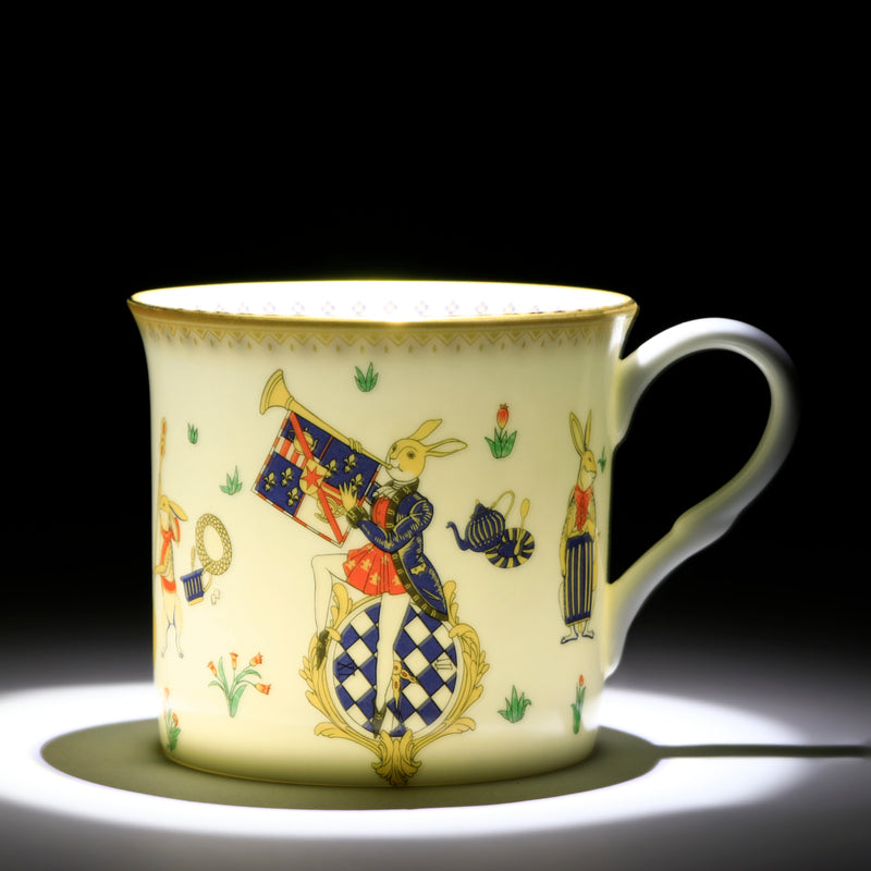 BlanBunny King Mug bone china cup is light and translucent