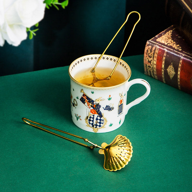 BlanBunny Tea Clip Stainless Steel Tea Strainer use image