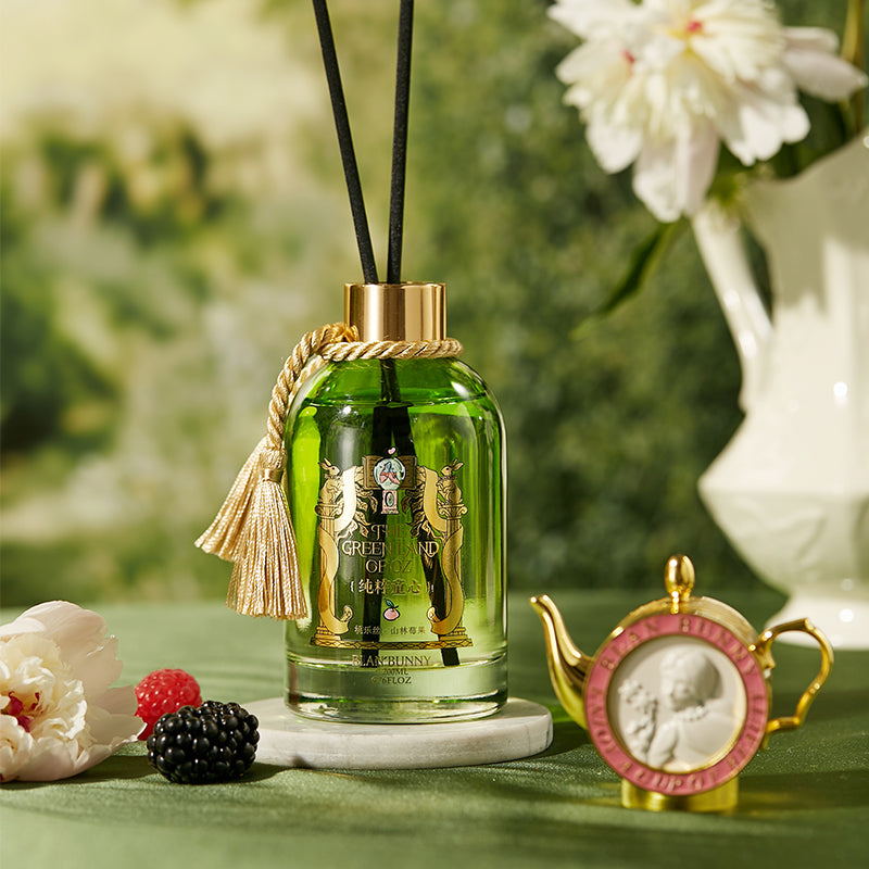 BlanBunny Emerald Forest Liquid Fragrance Gift Set Luxury Home & Car Diffuser with Enamel Alloy Teapot Holiday & Everyday Scent