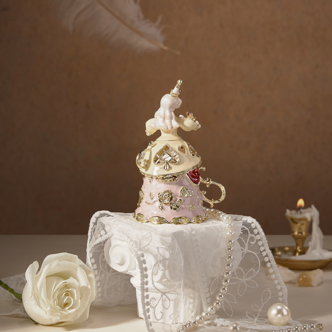 BlanBunny White Queen Zinc Alloy Jewelry Box Trinket Box Handcrafted Keepsake Gift Enamel Collectible