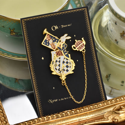 BlanBunny King’s Garden Vintage Brooch Elegant Retro Accessory  use imageBlanBunny King’s Garden Vintage Brooch Elegant Retro Accessory  detail image