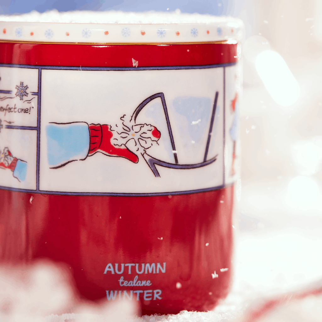 BlanBunny Autumn & Winter Snowflake Lantern Bone China Mug with Lid – Stainless Steel Tea Infuser