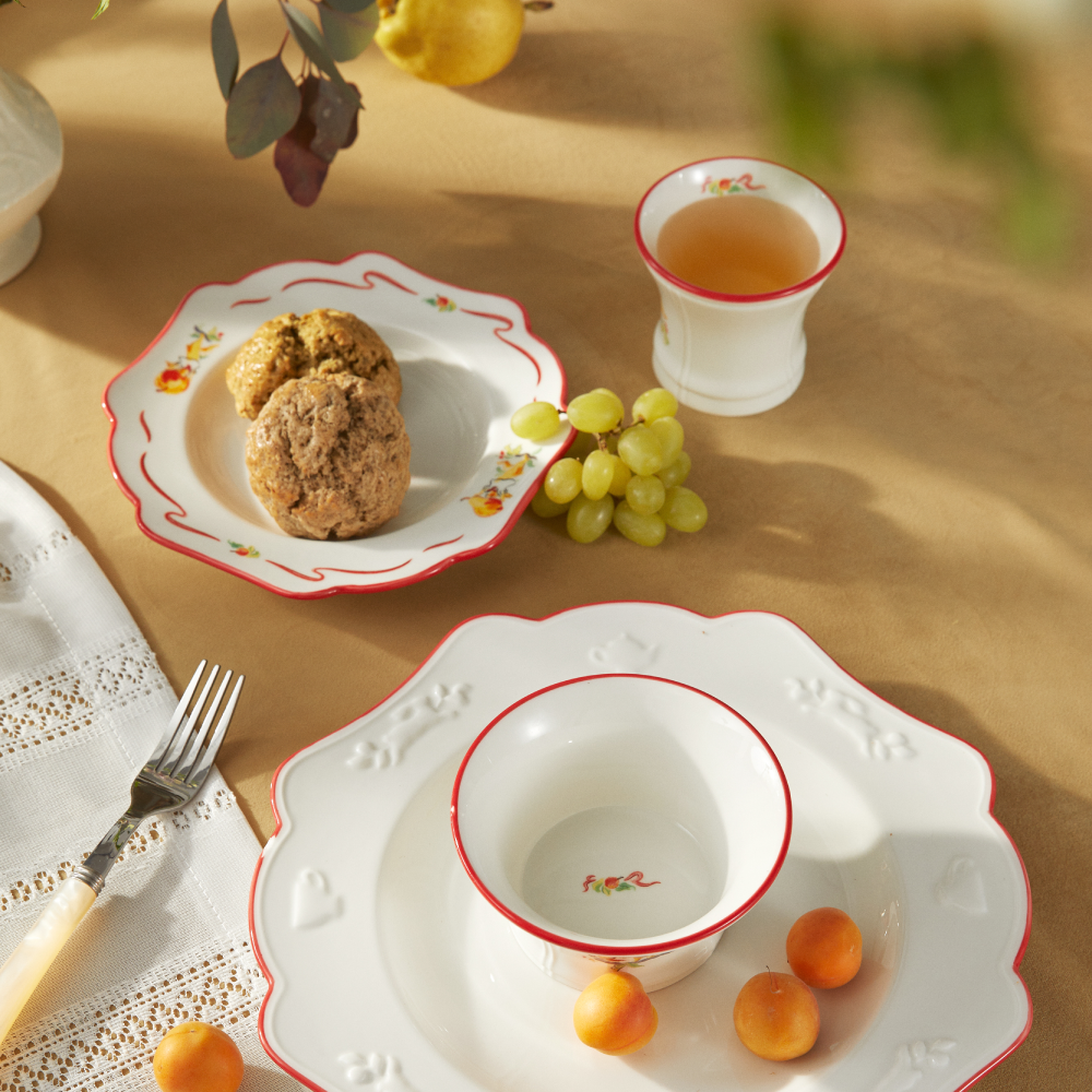 BlanBunny Willow Kite 4-Piece Porcelain Dinnerware Set – Embossed Plates, Bowl & Cup, Microwave & Dishwasher Safe, for Everyday Dining