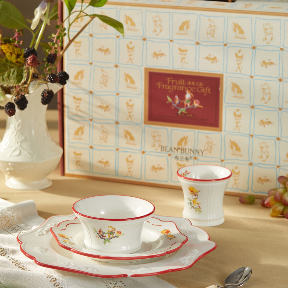 BlanBunny Willow Kite 4-Piece Porcelain Dinnerware Set – Embossed Plates, Bowl & Cup, Microwave & Dishwasher Safe, for Everyday Dining