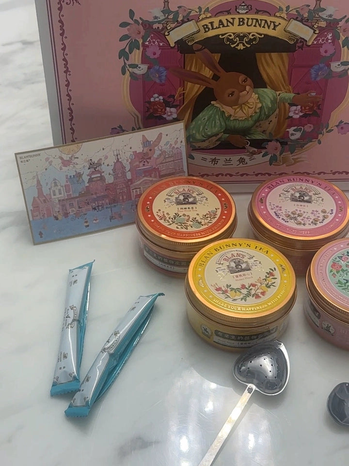 Customer review photo for Alice's Dream Tea Gift Box