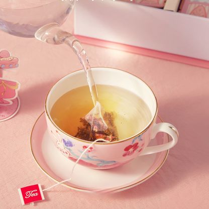 Tea Showcase No.7 tea bag with hot water being poured
