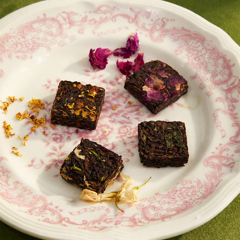 The Green Land of Oz Pu'er Tea Brick Set product image 3