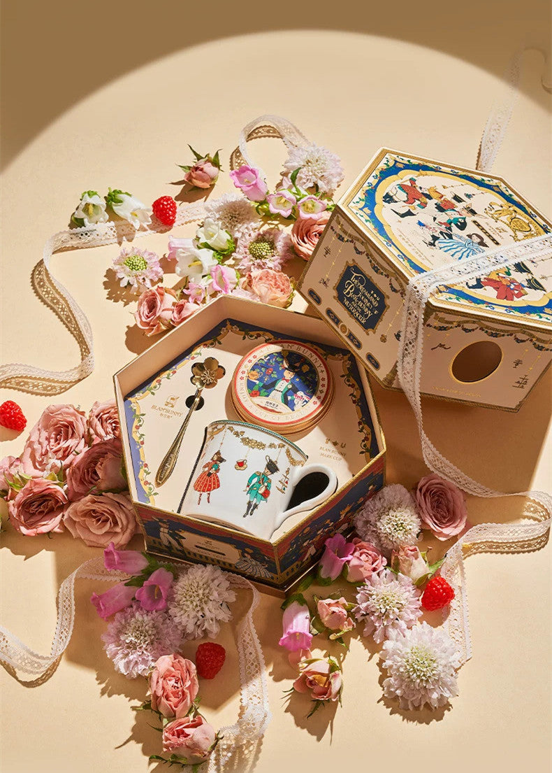 Wonderland Parade Tea & Cup Gift Box section 3