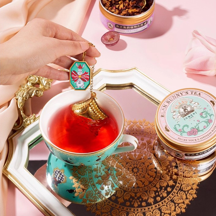 The Dream of Alice Premium Gift Box section 2.1