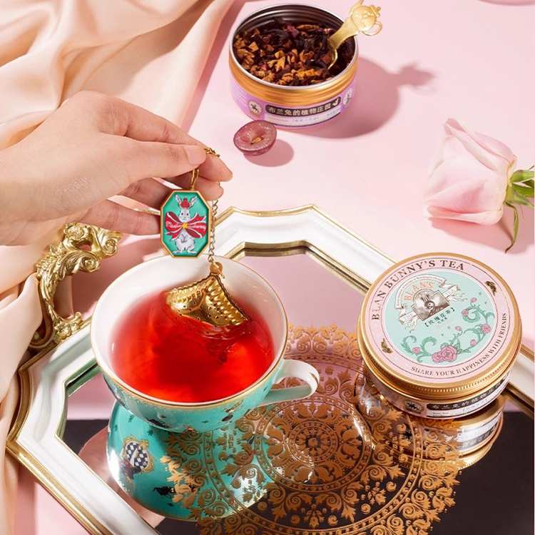 The Dream of Alice Premium Gift Box product image 3
